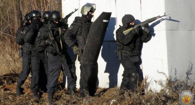 Special forces agents. Photo: http://nac.gov.ru/antiterroristicheskie-ucheniya/operativnym-shtabom-v-kaluzhskoy-oblasti-4.html#&gid=1&pid=8 Special forces agents. Photo: http://nac.gov.ru/antiterroristicheskie-ucheniya/operativnym-shtabom-v-kaluzhskoy-oblasti-4.html#&gid=1&pid=8