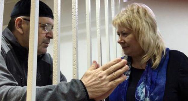 Oyub Titiev and Marina Dubrovina, an advocate. Photo by the "Caucasian Knot" Oyub Titiev and Marina Dubrovina, an advocate. Photo by the "Caucasian Knot"