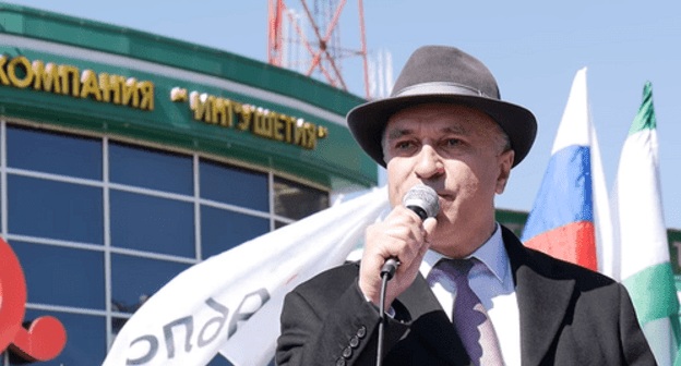 Akhmed Pogorov at the rally in Magas March 26, 2019. Screenshot from video posted by Fortanga Org at YouTube: https://www.youtube.com/watch?v=jrjj8zCPYyY Akhmed Pogorov at the rally in Magas March 26, 2019. Screenshot from video posted by Fortanga Org at YouTube: https://www.youtube.com/watch?v=jrjj8zCPYyY