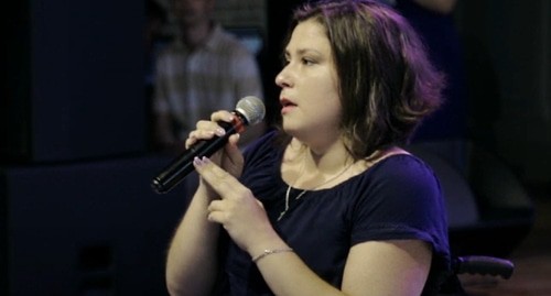 Anna Dargan. Screenshot: http://www.youtube.com/watch?v=bGBJQIBkk8w Anna Dargan. Screenshot: http://www.youtube.com/watch?v=bGBJQIBkk8w