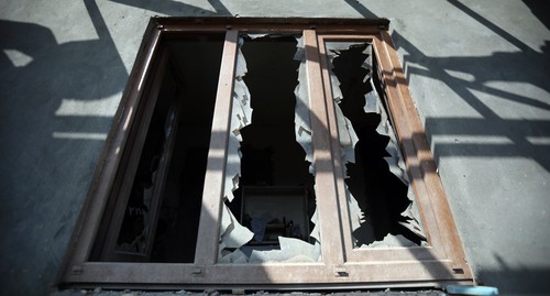 Windows broken by bomb-blast. Photo by Aziz Karimov for the Caucasian Knot