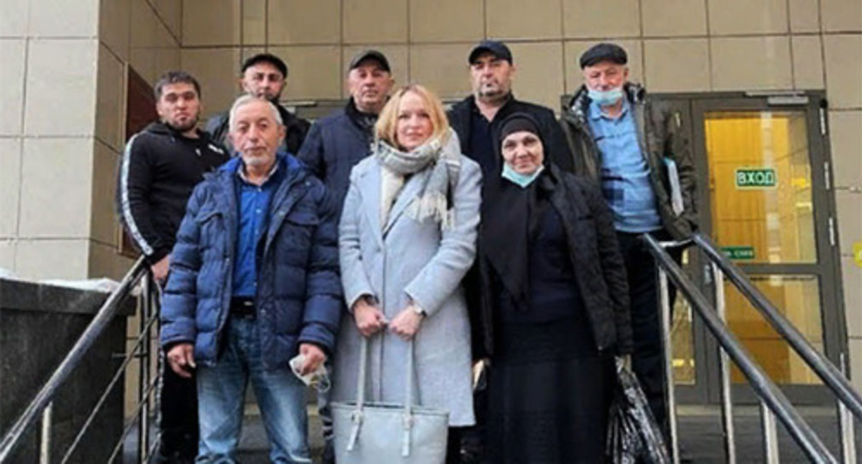 Forced migrants from Irganai at a court house. Photo by Tamara Agkatseva for the Caucasian Knot Forced migrants from Irganai at a court house. Photo by Tamara Agkatseva for the Caucasian Knot