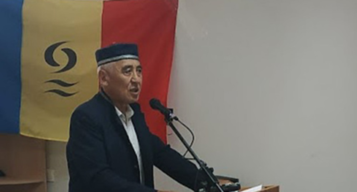 Aducha Erdneev speaks at the congress of the Oirat-Kalmyk people. Elista, May 29, 2021. Photo by Badma Byurchiev for the Caucasian Knot Aducha Erdneev speaks at the congress of the Oirat-Kalmyk people. Elista, May 29, 2021. Photo by Badma Byurchiev for the Caucasian Knot