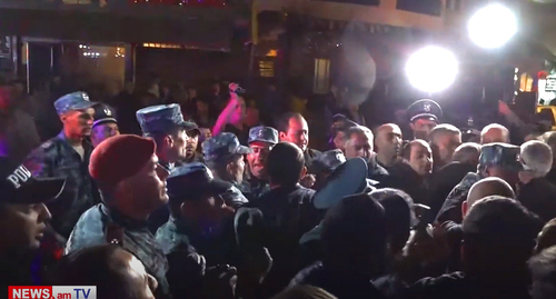 Clashes with police during protests in Yerevan. Image made from video posted by NEWSam Channel2: https://www.youtube.com/watch?v=923YtTuIgbg Clashes with police during protests in Yerevan. Image made from video posted by NEWSam Channel2: https://www.youtube.com/watch?v=923YtTuIgbg