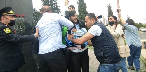 The detention of a participant in the opposition action held in Baku on May 1, 2022. Photo by Faik Medjid for the "Caucasian Knot" The detention of a participant in the opposition action held in Baku on May 1, 2022. Photo by Faik Medjid for the "Caucasian Knot"