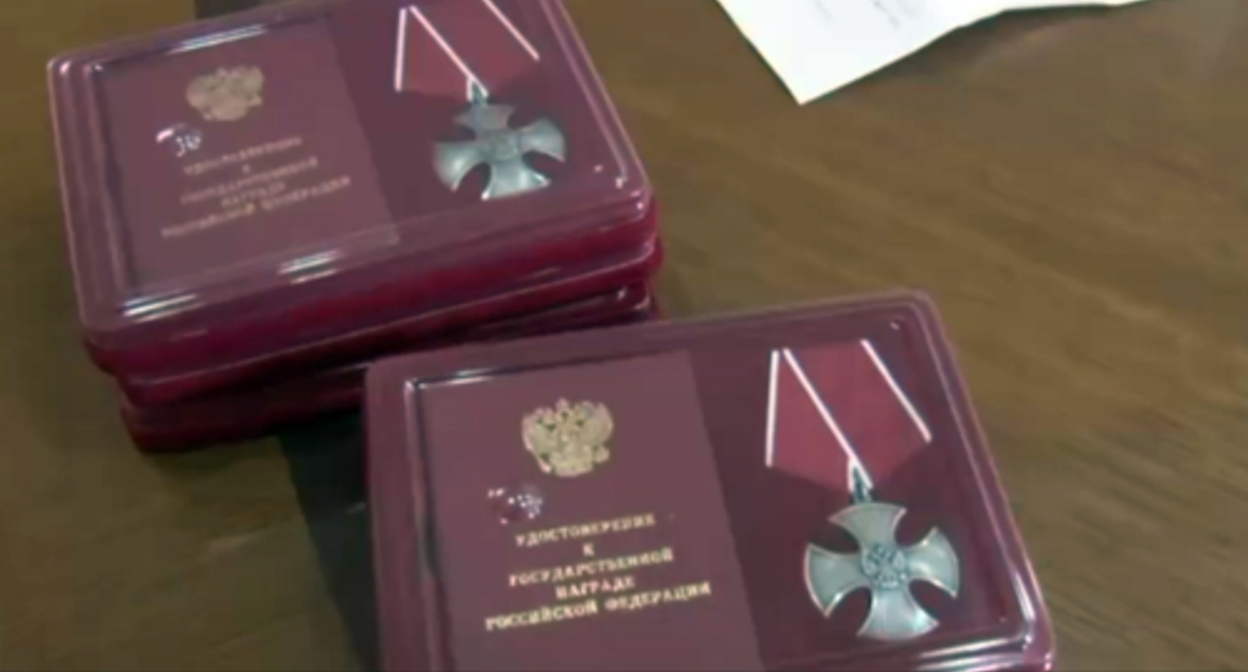 Orders of Courage. Screenshot of the video published on the Telegram channel of Kamil Iziev, the head of the Buynaksk District, on May 6, 2022 https://t.me/kamil_iziev/75 Orders of Courage. Screenshot of the video published on the Telegram channel of Kamil Iziev, the head of the Buynaksk District, on May 6, 2022 https://t.me/kamil_iziev/75