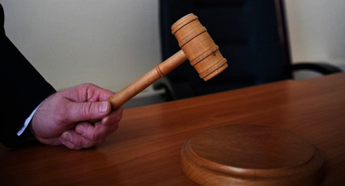 A gavel. Photo by Fyodor Obmaykin / Yugopolis