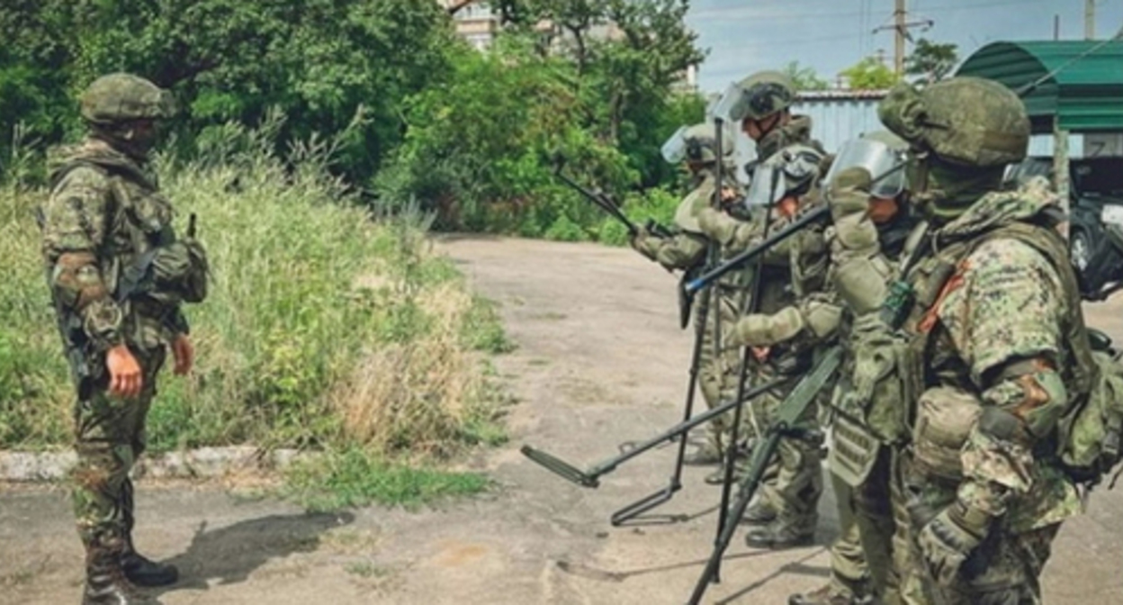 Volunteers. Photo: https://vk.com/wall-4144008_1777287 Volunteers. Photo: https://vk.com/wall-4144008_1777287