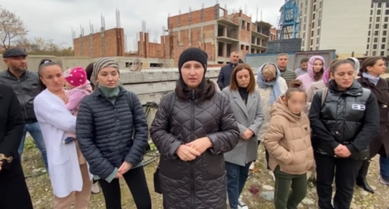 Authors of a video message from the real estate investors. Screenshot of the video https://www.youtube.com/watch?v=C0Vl4-FEm8c Authors of a video message from the real estate investors. Screenshot of the video https://www.youtube.com/watch?v=C0Vl4-FEm8c