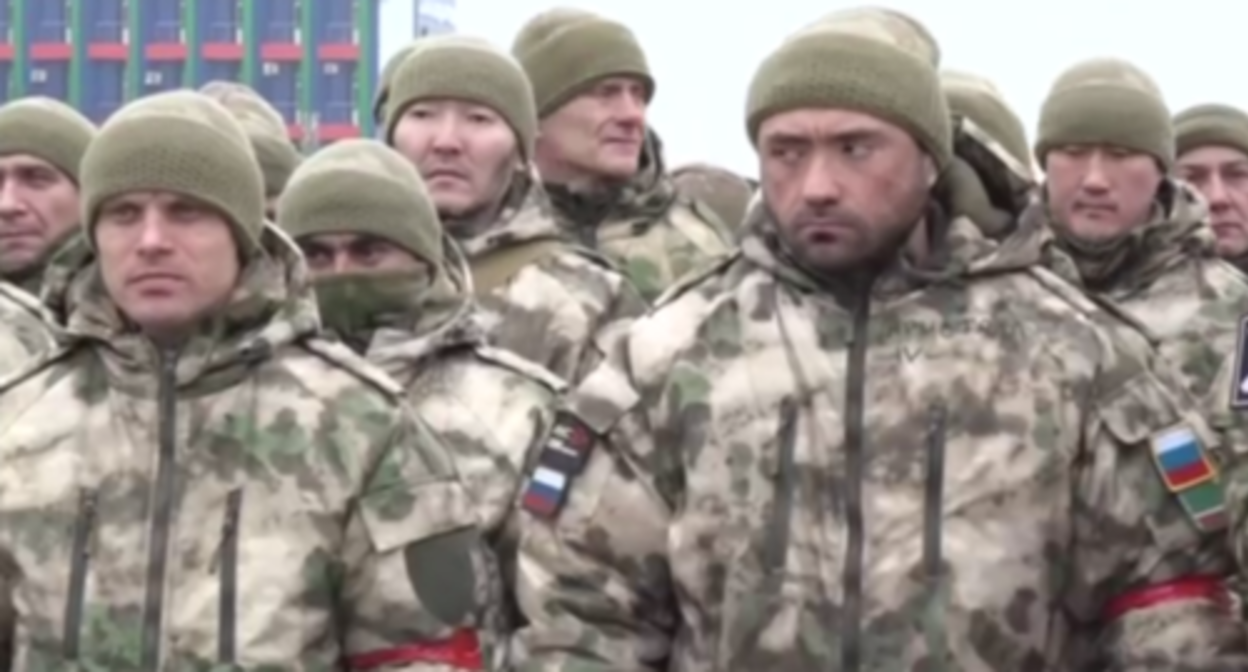 Volunteers at the Grozny airport. Screenshot of the video posted on Ramzan Kadyrov's Telegram channel on December 10, 2022 https://t.me/RKadyrov_95/3185 Volunteers at the Grozny airport. Screenshot of the video posted on Ramzan Kadyrov's Telegram channel on December 10, 2022 https://t.me/RKadyrov_95/3185