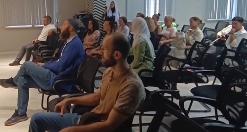 Activists' meeting with residents of Makhachkala, screenshot of the video by the "Caucasian Knot" https://www.youtube.com/watch?v=aYFZj1LY7Cg Activists' meeting with residents of Makhachkala, screenshot of the video by the "Caucasian Knot" https://www.youtube.com/watch?v=aYFZj1LY7Cg