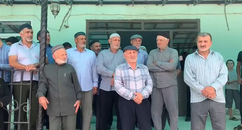 Residents of the village of Umashaul in the Khasavyurt District have recorded a video appeal to the head of Dagestan, Sergey Melikov. Screenshot of the video https://t.me/tolko_fakti_dagestan/27006 Residents of the village of Umashaul in the Khasavyurt District have recorded a video appeal to the head of Dagestan, Sergey Melikov. Screenshot of the video https://t.me/tolko_fakti_dagestan/27006