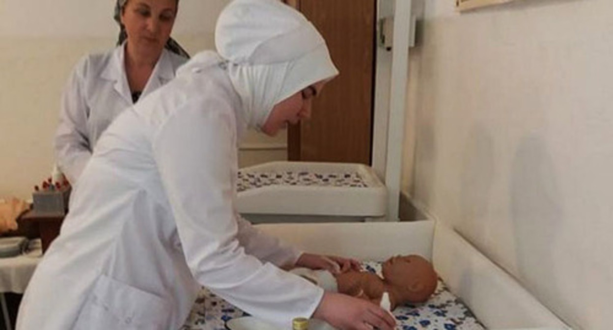 A female student wearing a hijab. Photo: Ingush Medical College named after Asiyat Tutaeva, http://ingmedcolledge.ru/ A female student wearing a hijab. Photo: Ingush Medical College named after Asiyat Tutaeva, http://ingmedcolledge.ru/