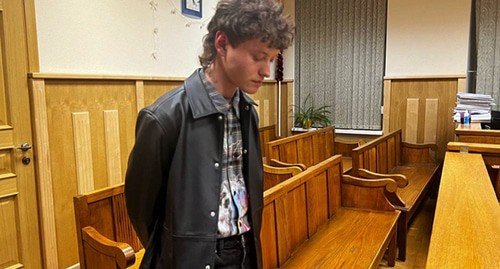 Eduard Sharlot in the courtroom. Screenshot of the video SPbGS / Telegram Eduard Sharlot in the courtroom. Screenshot of the video SPbGS / Telegram