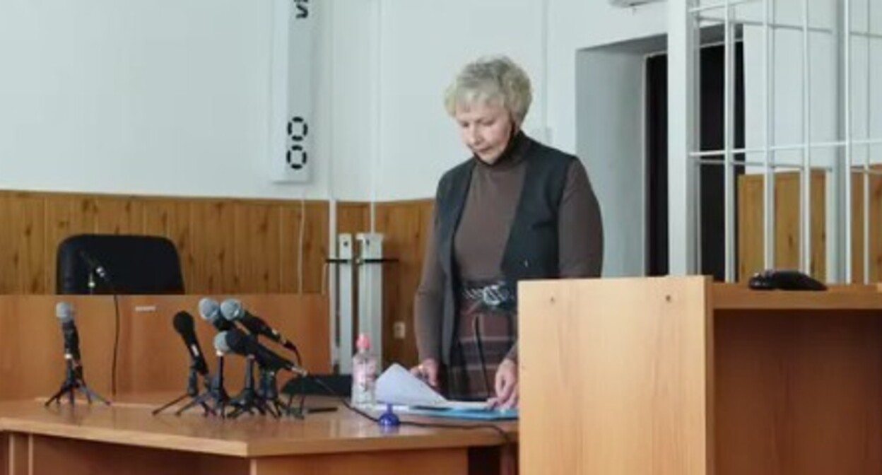 Elena Menchikova at the court. Screenshot of the website containing information about criminal cases against Jehovah's Witnesses* in Russia Elena Menchikova at the court. Screenshot of the website containing information about criminal cases against Jehovah's Witnesses* in Russia