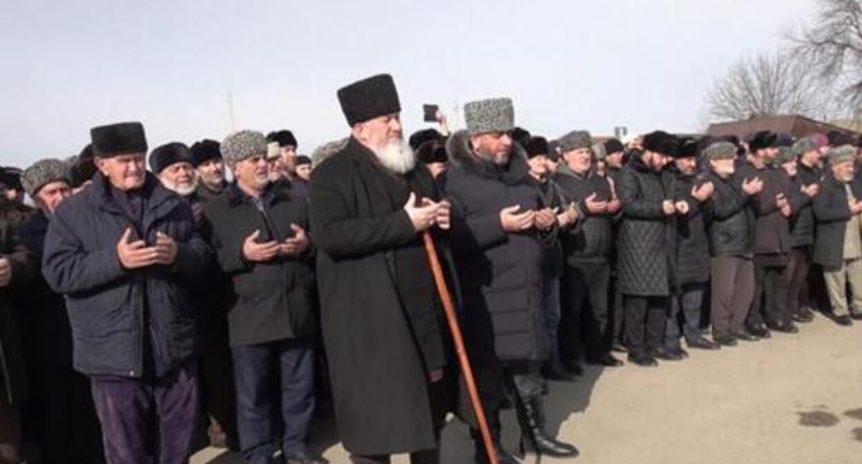 The village of Samashki, Achkhoi-Martan District, has hosted a reconciliation ceremony of the blood feud families. Photo: Grozny Inform https://www.grozny-inform.ru/news/society/158231/ The village of Samashki, Achkhoi-Martan District, has hosted a reconciliation ceremony of the blood feud families. Photo: Grozny Inform https://www.grozny-inform.ru/news/society/158231/
