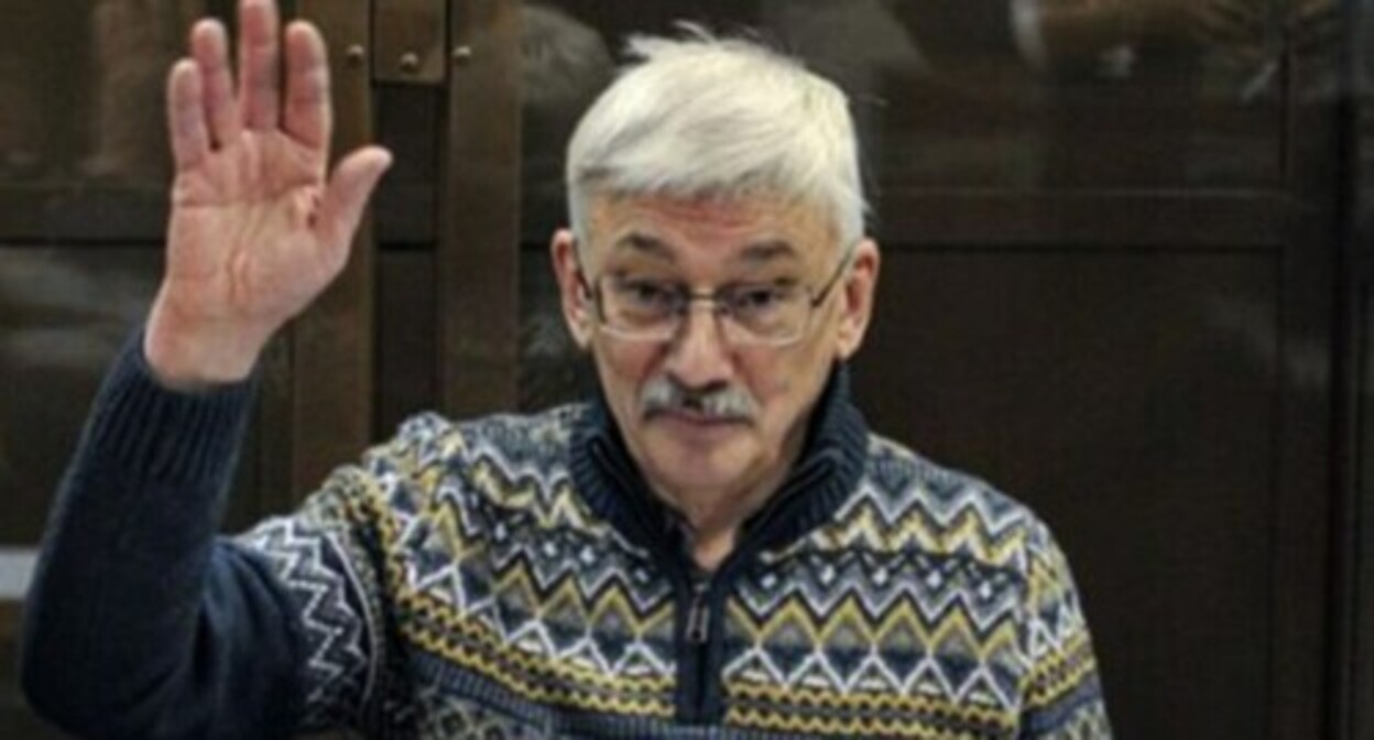 Oleg Orlov in a courtroom. Photo: SOTAvision // Antonina Favorskaya (included into the register of foreign agents) Oleg Orlov in a courtroom. Photo: SOTAvision // Antonina Favorskaya (included into the register of foreign agents)