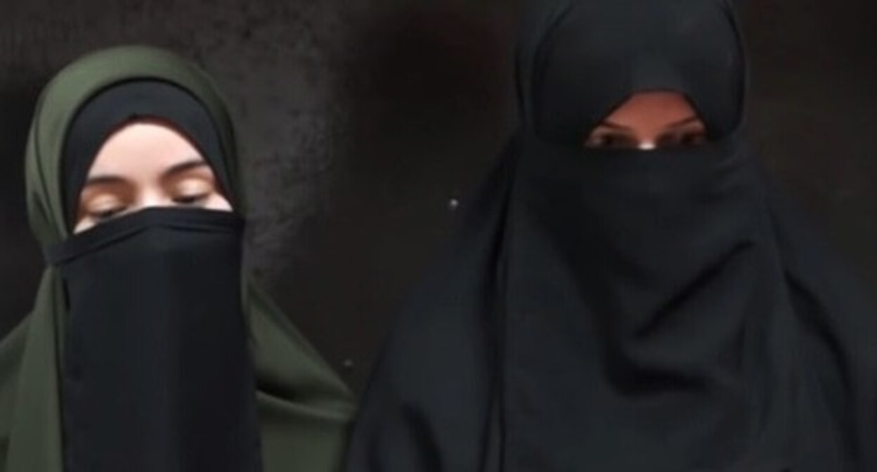 Women wearing niqabs. Screenshot of a video by the "Grozny" TV channel Women wearing niqabs. Screenshot of a video by the "Grozny" TV channel