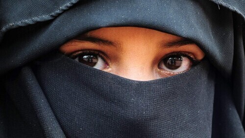 Niqab. Photo: osnova.news https://osnova.news/n/25479/ Niqab. Photo: osnova.news https://osnova.news/n/25479/