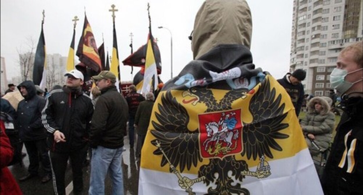 Participants in a nationalist march, photo: AndreyFdrv. https://ru.wikipedia.org/wiki/%D0%A0%D1%83%D1%81%D1%81%D0%BA%D0%B8%D0%B9_%D0%BD%D0%B0%D1%86%D0%B8%D0%BE%D0%BD%D0%B0%D0%BB%D0%B8%D0%B7%D0%BC Participants in a nationalist march, photo: AndreyFdrv. https://ru.wikipedia.org/wiki/%D0%A0%D1%83%D1%81%D1%81%D0%BA%D0%B8%D0%B9_%D0%BD%D0%B0%D1%86%D0%B8%D0%BE%D0%BD%D0%B0%D0%BB%D0%B8%D0%B7%D0%BC