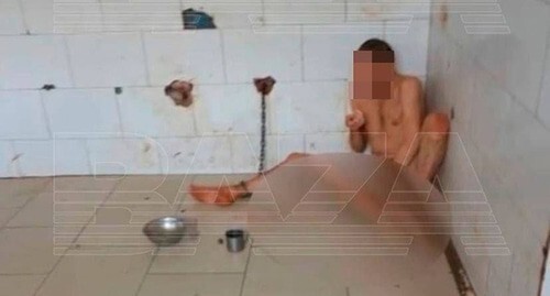 The abuse of patients at the mental hospital located in the village of Psedakh. Photo from the page "ChP Tyumen" on the VKontakte https://m.vk.com/wall-143712105_143173 The abuse of patients at the mental hospital located in the village of Psedakh. Photo from the page "ChP Tyumen" on the VKontakte https://m.vk.com/wall-143712105_143173