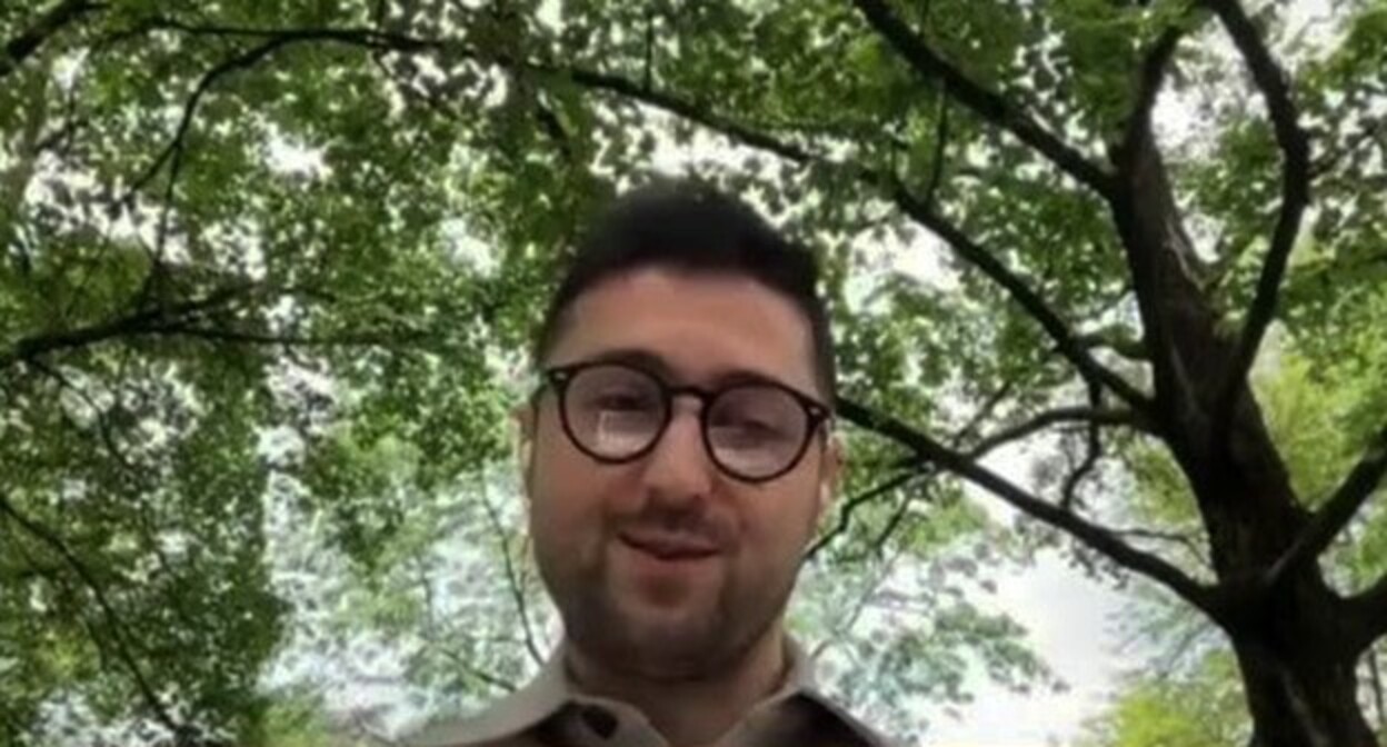 Igbal Abilov. Screenshot of a video https://www.youtube.com/watch?v=TC8RD0BH-QI