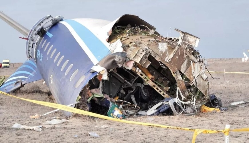 The crash of the Azerbaijan Airlines (AZAL) plane. Photo: https://musavat.com/news/opasnyj-dlya-zdorovya-preparat-svobodno-otpuskaetsya-aptekami_1142012.html