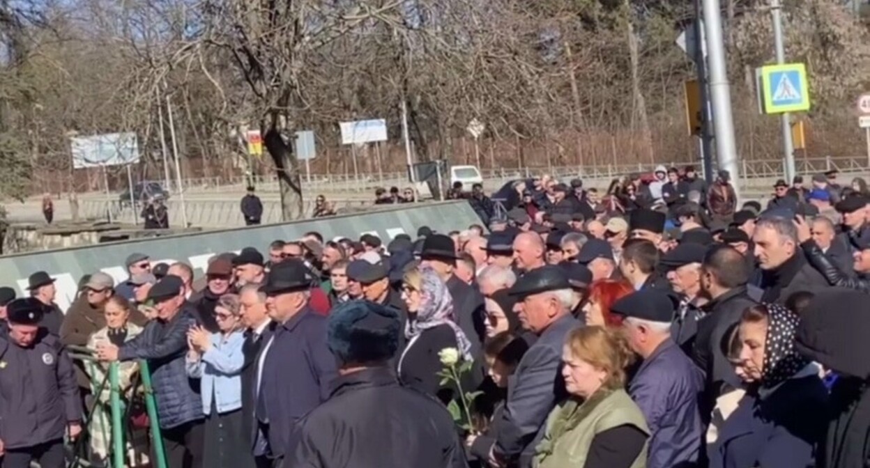 An action in memory of those who fell victim to the deportation. Nalchik, March 8, 2025. Screenshot of a video by the Kabardino-Balkarian Radio and Television Center https://t.me/vestikbr/14675