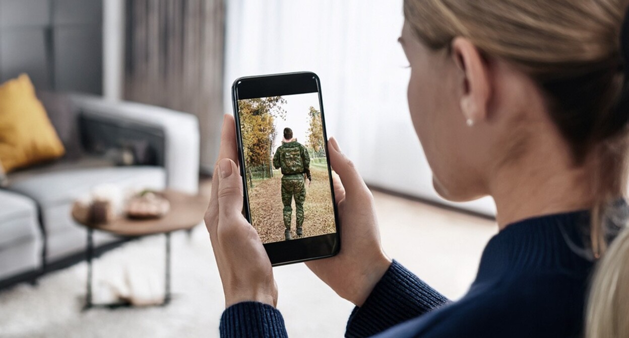 A girl publishes information about armed forces on social media. Picture made in Photoshop by the "Caucasian Knot"