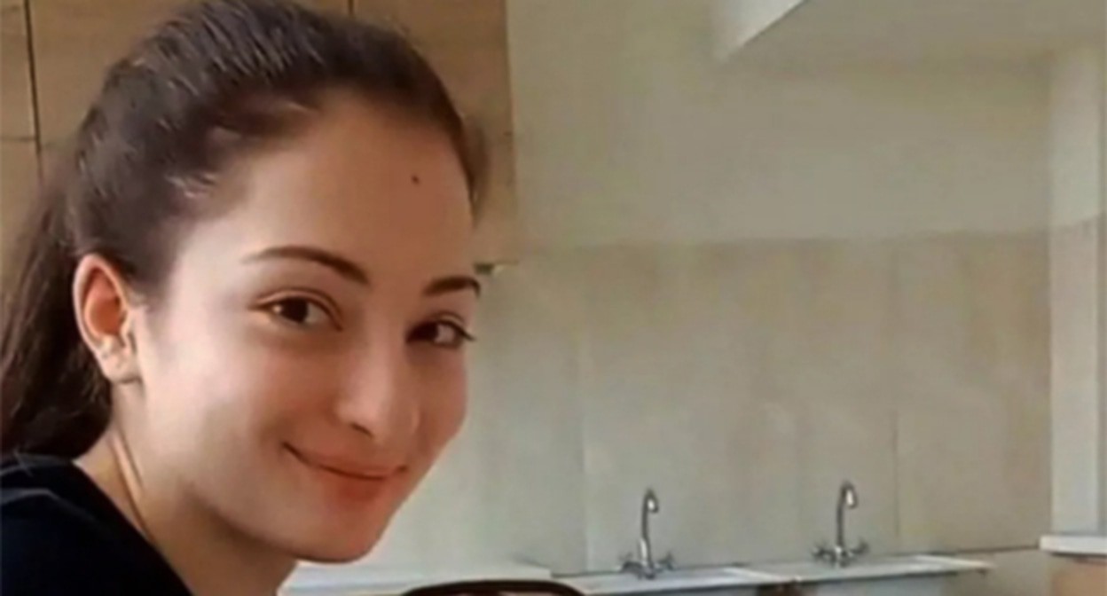 Anna Tsomartova. Photo: https://chernovik.net/news/roditeli-anny-comartovoy-prosyat-prezidenta-rossii-vladimira-putina-pomoch-v-eyo-poiskakh