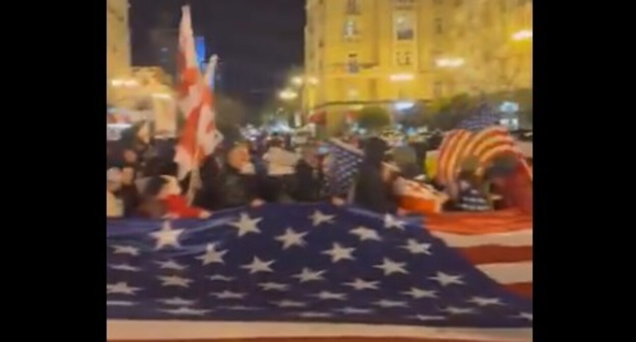 A rally held by supporters of Georgia's European integration. Screenshot of a video by Newsgeorgia https://www.newsgeorgia.ge/akcija-podderzhku-amerikanskogo-zakonoproekta-megobari-act-prohodit-v-tbilisi/