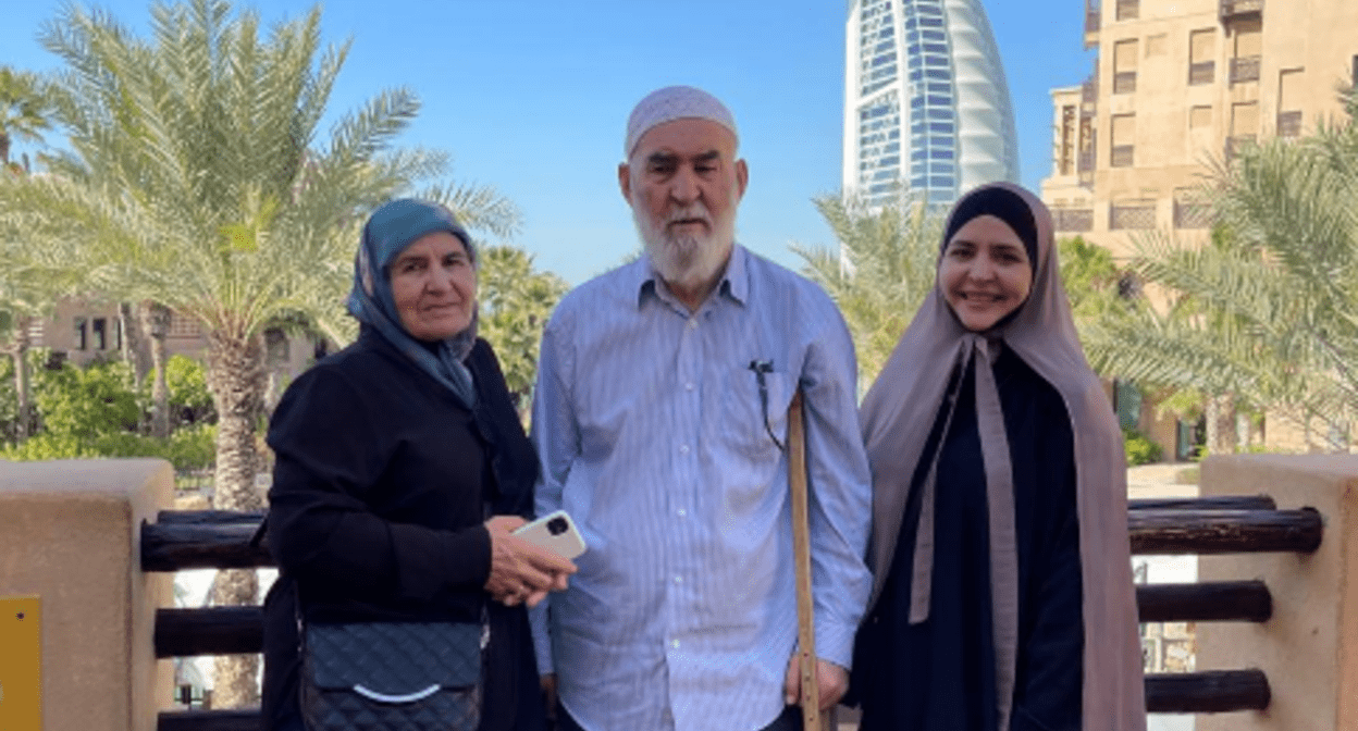 The parents and sister of Abubakar Rizvanov. Screenshot of a photo posted on Zumrud Rizvanova's Telegram channel on February 21, 2023 https://t.me/rizvanova/738