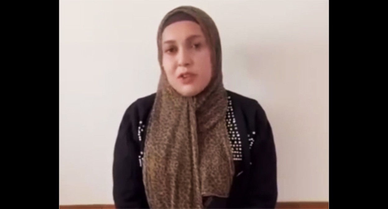 A woman from Stavropol apologized for begging in Ingushetia. April 1, 2025. Screenshot of a video t.me/serdalo_ingushetii/54970 A woman from Stavropol apologized for begging in Ingushetia. April 1, 2025. Screenshot of a video t.me/serdalo_ingushetii/54970