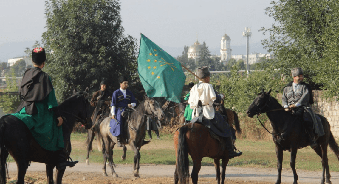 Participants in a horseback riding trip from Nalchik to Baksan. A screenshot of a photo from the “Circassian Renaissance” Telegram channel dated January 2, 2024, https://t.me/circassianren/6086