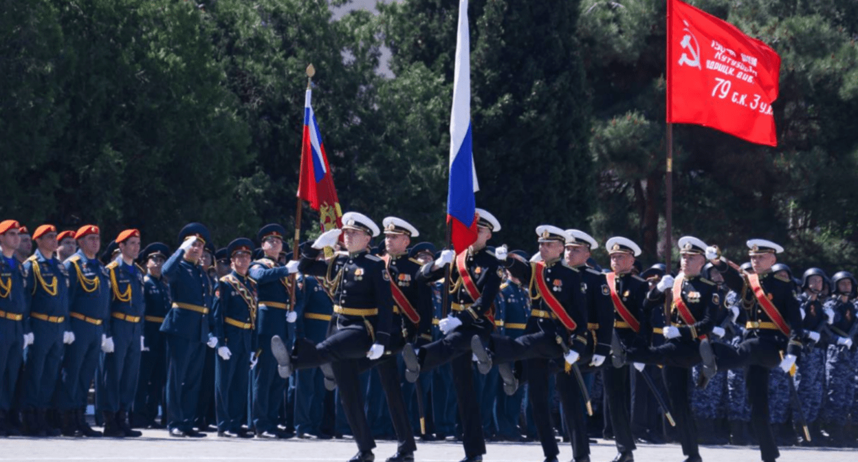 Caspian Flotilla fighters at the military parade in Kaspiysk. A screenshot of a photo by the administration of the leader of Dagestan from May 9, 2025, https://t.me/agiprd/24514.
Caspian Flotilla fighters at the military parade in Kaspiysk. A screenshot of a photo by the administration of the leader of Dagestan from May 9, 2025, https://t.me/agiprd/24514.
