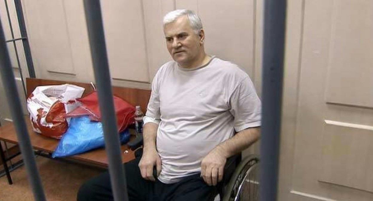 Said Amirov: a video screenshot: https://www.1tv.ru/news/2013-06-14/68795-podsledstvennyy_said_amirov_otstranen_ot_dolzhnosti_mera_mahachkaly Said Amirov: a video screenshot: https://www.1tv.ru/news/2013-06-14/68795-podsledstvennyy_said_amirov_otstranen_ot_dolzhnosti_mera_mahachkaly