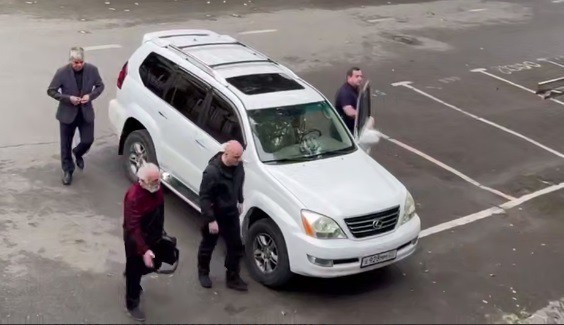 Arrest of Adgur Kharaziya. A screenshot from the video by the “D News Abkhazia” Telegram channel https://t.me/DNAbkhazia/10162.