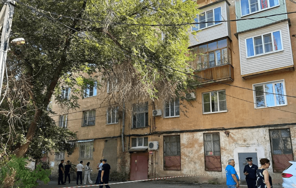 House on Tatishchev Street, 10. Screenshot of a photo from the Telegram channel of the press service of the Governor of the Astrakhan Region from 08/07/25, https://t.me/governorspressoffice/24955