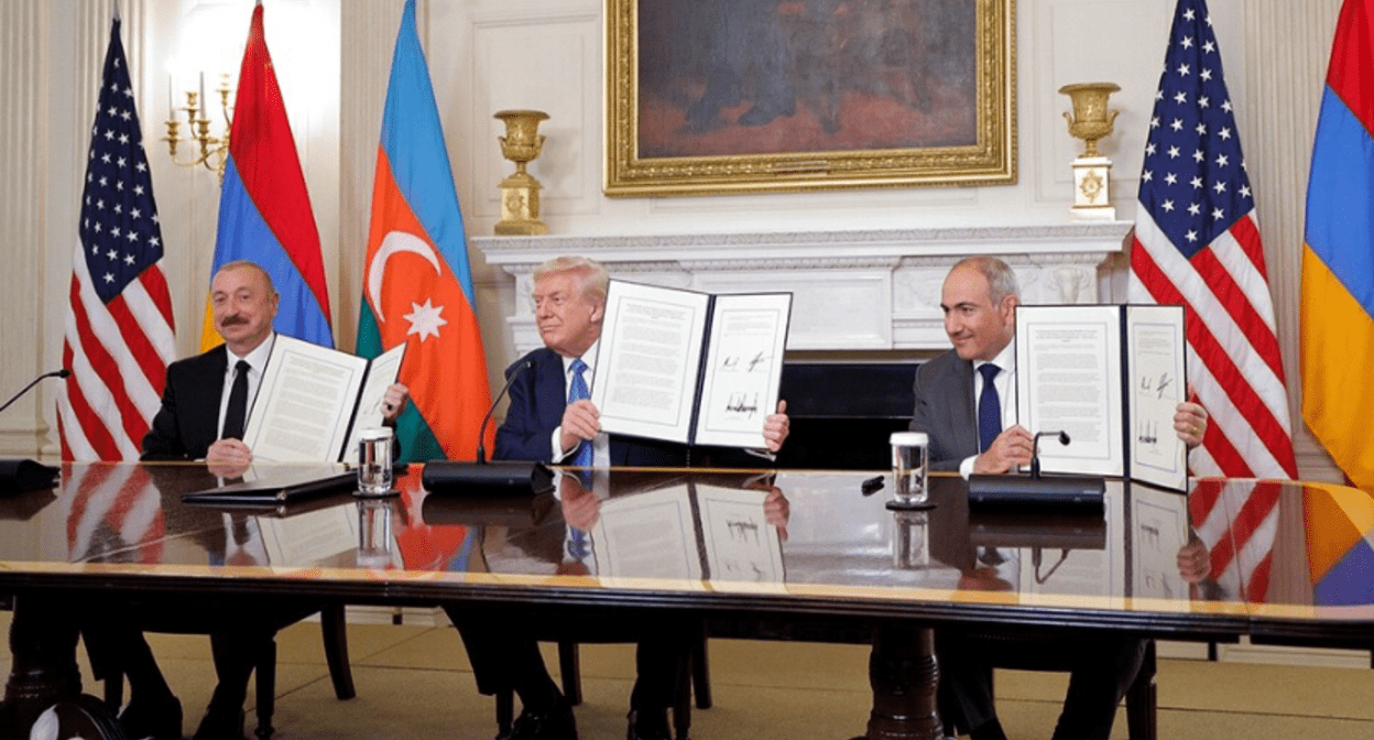 Aliyev, Trump and Pashinyan (left to right) at a meeting in Washington. Screenshot of a photo from the website of the Prime Minister of Armenia dated 09.08.25, https://www.primeminister.am/en/press-release/item/2025/08/09/Nikol-Pashinyan-visit-US-declaration/