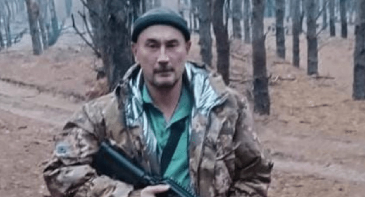 Rashid Naushaev. Screenshot of a photo from the Telegram channel of the Volodarsky district administration from 13.08.25, https://t.me/regionvol/10582.