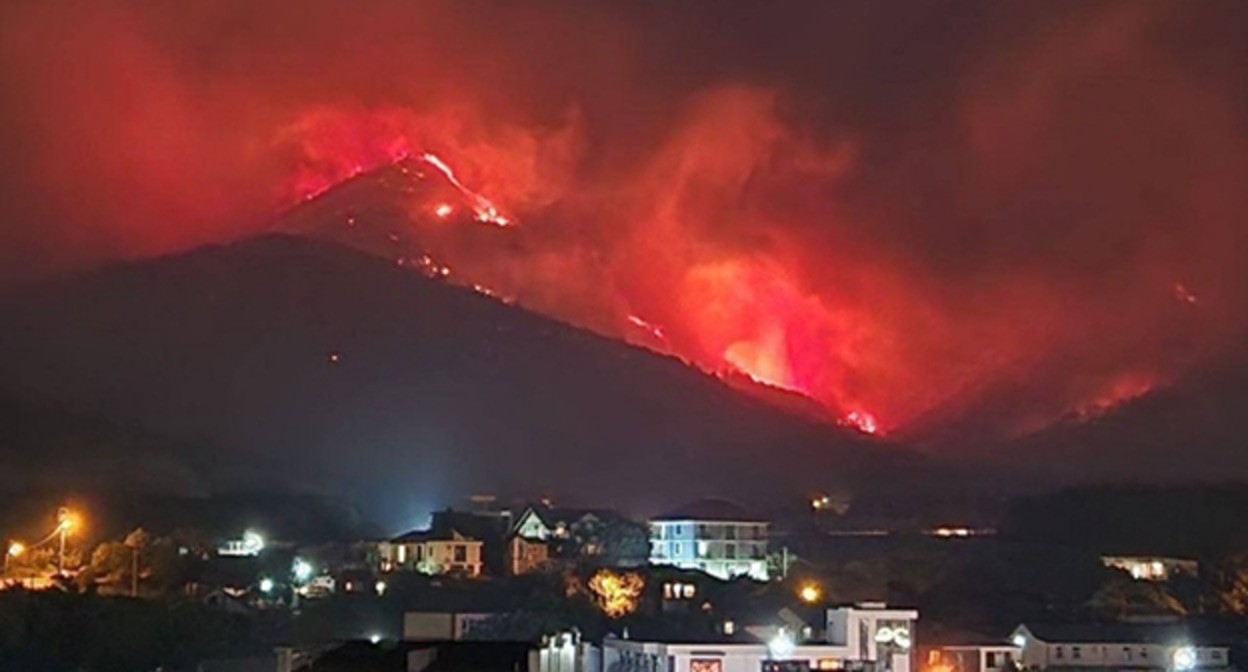Fire near Gelendzhik. August 28, 2025. Photo: Gelendzhik administration press service