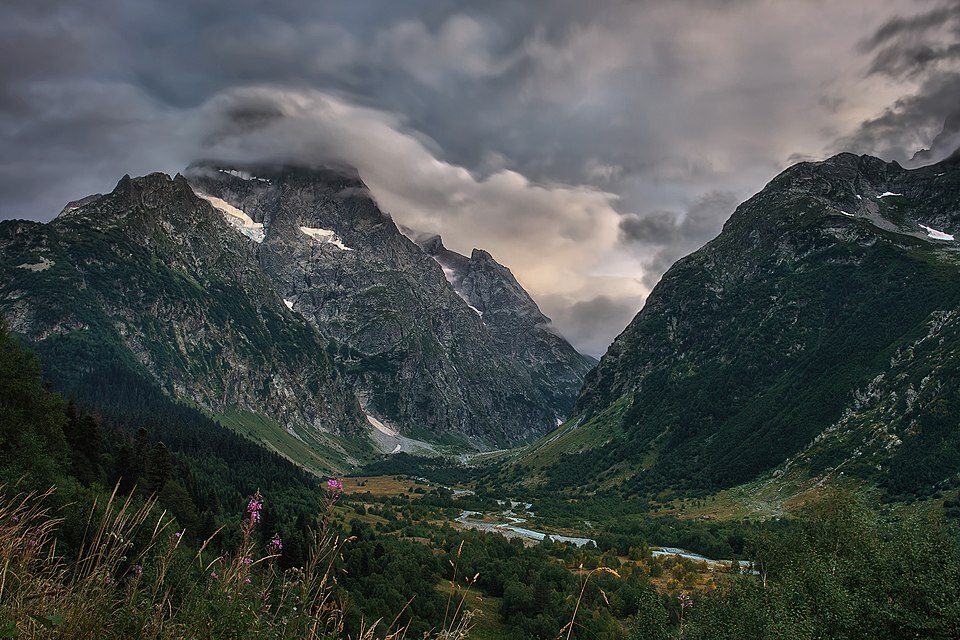 Teberdinsky National Park. Photo: Drevotochets (Elena Malafeeva) https://ru.wikipedia.org/
