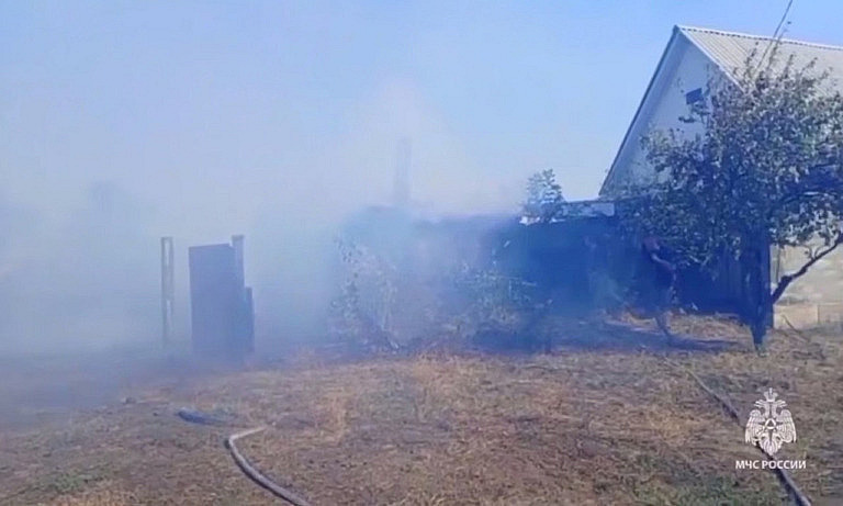 Fire in Kamensk-Shakhtinsky, September 17, 2025. Photo: Russian Ministry of Emergency Situations