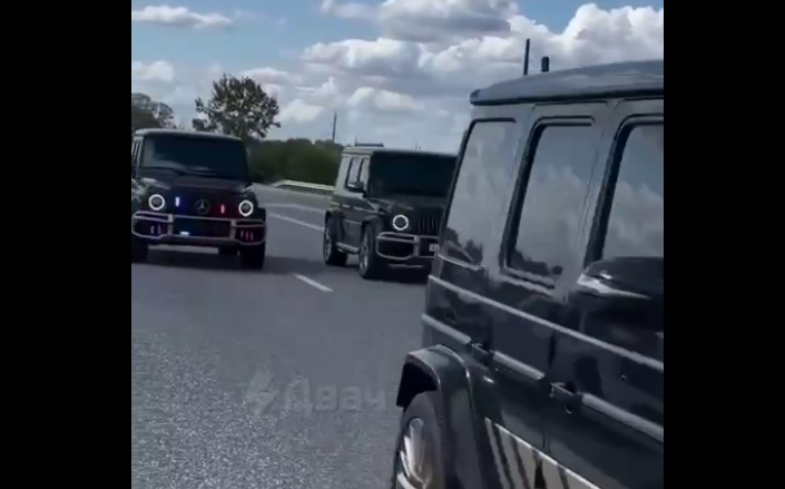 A motorcade of cars in Chechnya. Still from a video from the Telegram channel "Zhivoff" from September 17, 2025, https://t.me/zhivoff/23246