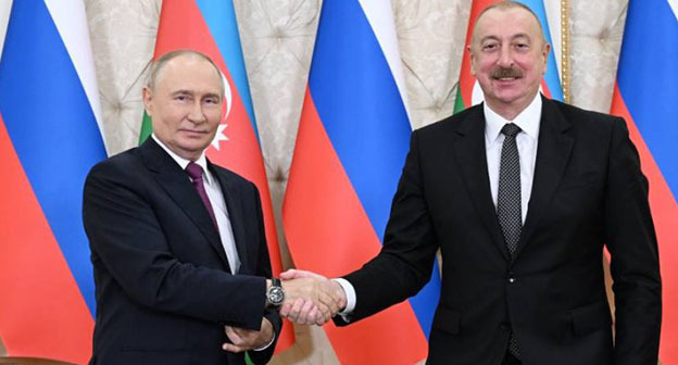 Ilham Aliyev (right) and Vladimir Putin. Photo: https://haqqin.az/news/362234
