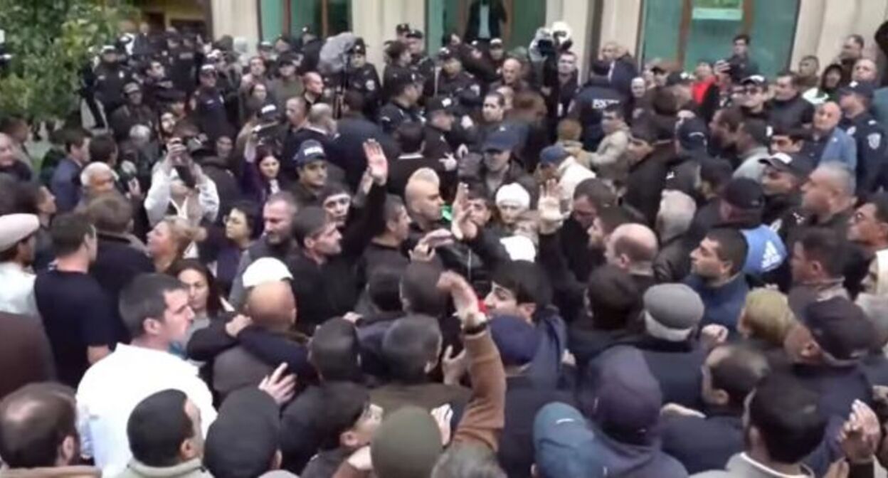 The arrest of the mayor of Gyumri. October 20, 2025. Screenshot from armenpress / Telegram video.