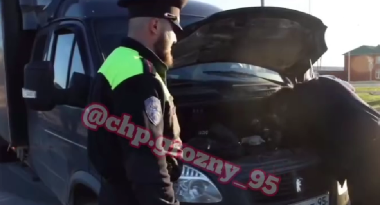 Security forces demanded the removal of the inappropriate headlights. Still from the video "Emergency in Grozny," https://www.instagram.com/p/DQfRamDDMOt/