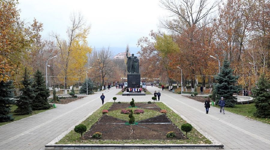 Lenin Komsomol Park in Makhachkala. Photo courtesy of the Dagestan Ministry of Tourism press service.