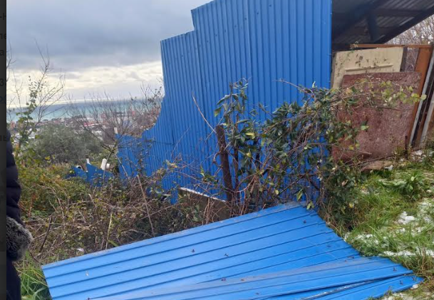 A fence has been dismantled on the property of a Sochi Cossack. Photo provided to "Caucasian Knot" by Vladimir Galka.