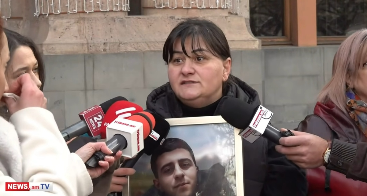 A participant in a solo picket. Yerevan, January 8, 2026. Still from News.am video https://www.youtube.com/watch?v=zuEDhH_QUkI